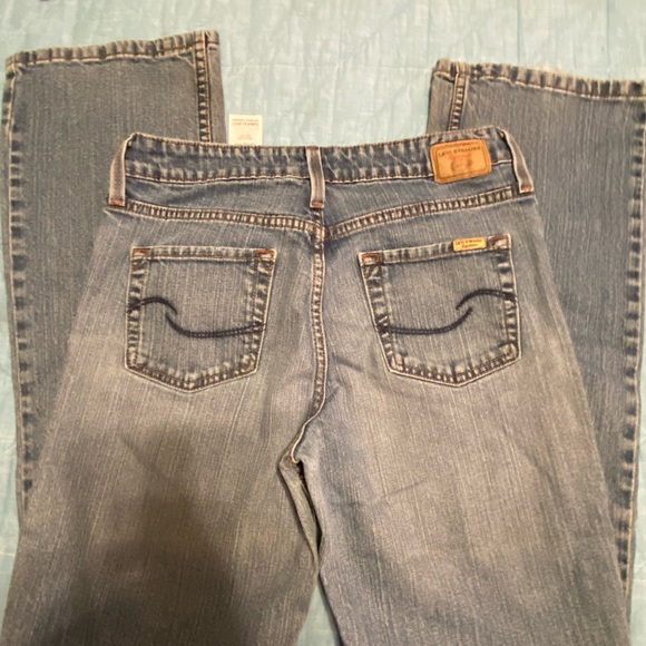 Levi’s midrise bootcut 8 - Picture 7 of 10